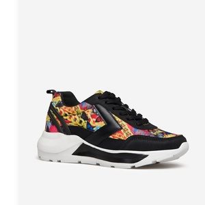 Shoe Dazzle jamara chunky sneaker